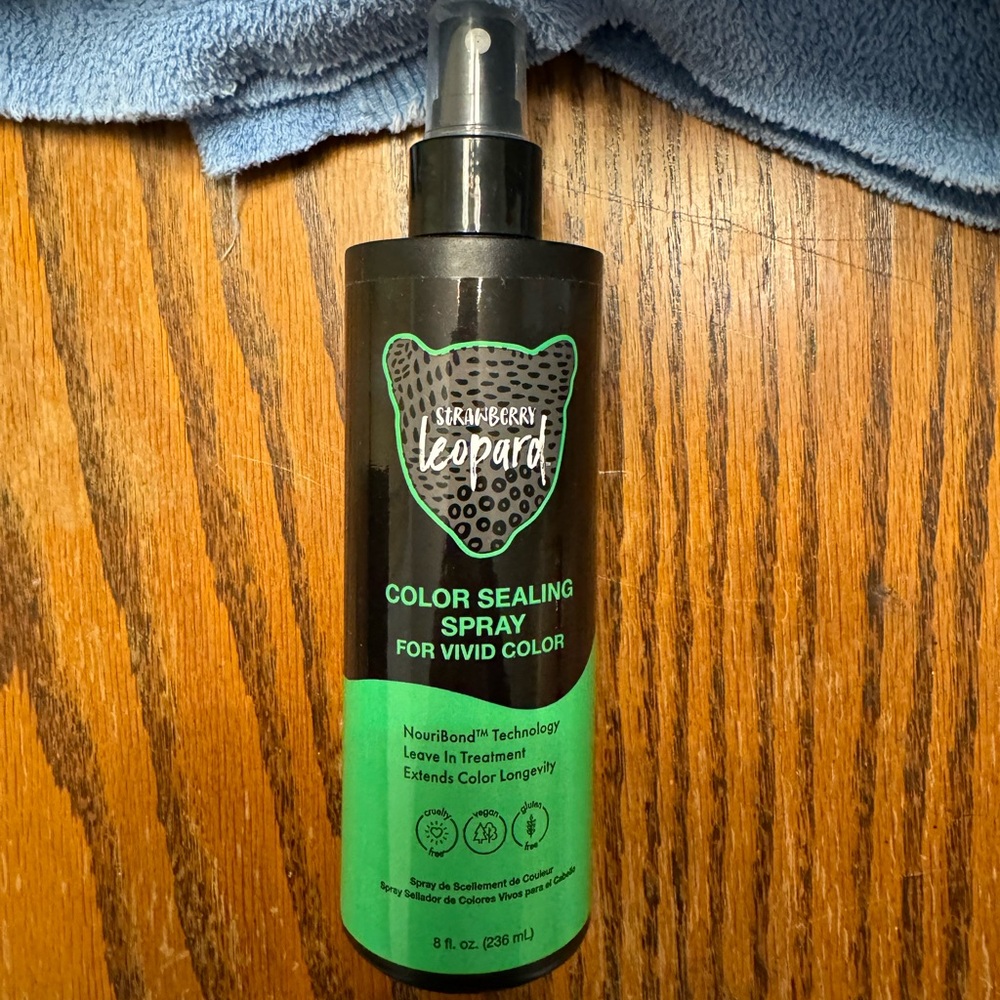 Strawberry Leopard color sealing spray